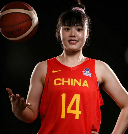 上上通 经纪人宣布：李月汝将收购欧洲女子篮球队 帮更多中国球员走出去